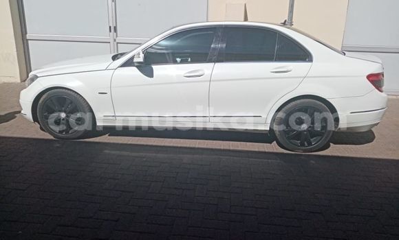 Tenga Tsaru Mercedes‒Benz C–Class Chena Mota in Beitbridge in Matabeleland South Tenga Tsaru Mercedes‒Benz C–Class Chena Mota in Beitbridge in Matabeleland South