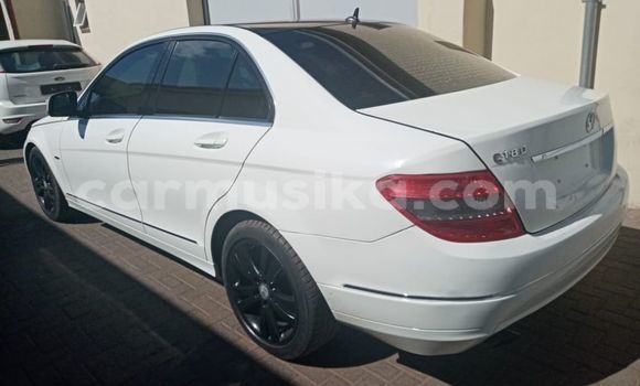 Tenga Tsaru Mercedes‒Benz C–Class Chena Mota in Beitbridge in Matabeleland South Tenga Tsaru Mercedes‒Benz C–Class Chena Mota in Beitbridge in Matabeleland South