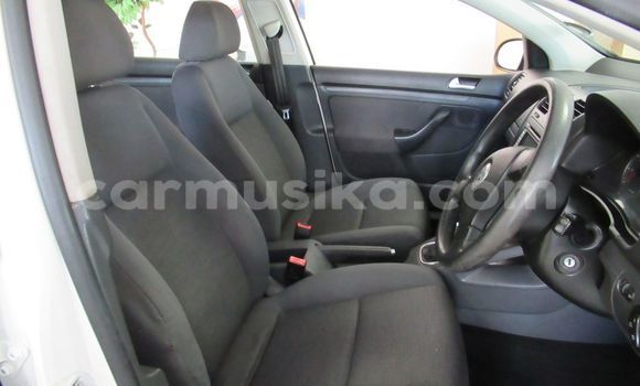 Acheter Occasion Voiture Volkswagen Golf Blanc à Beitbridge, Matabeleland South Acheter Occasion Voiture Volkswagen Golf Blanc à Beitbridge, Matabeleland South