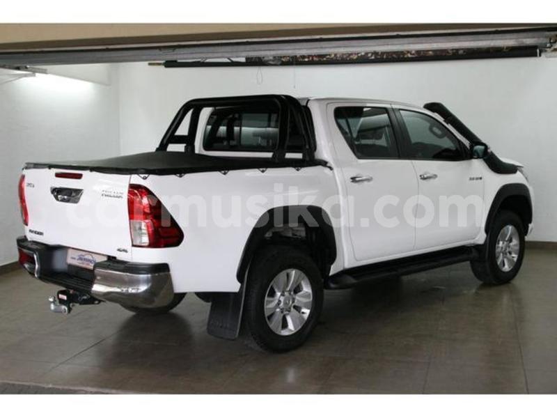 Big with watermark toyota hilux matabeleland south beitbridge 10023