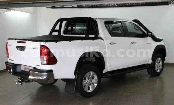 Buy New Toyota Hilux White Car in Beitbridge in Matabeleland South Buy New Toyota Hilux White Car in Beitbridge in Matabeleland South