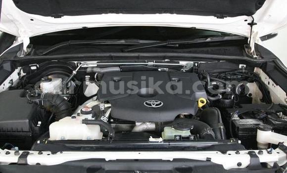 Buy New Toyota Hilux White Car in Beitbridge in Matabeleland South Buy New Toyota Hilux White Car in Beitbridge in Matabeleland South