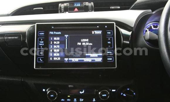 Buy New Toyota Hilux White Car in Beitbridge in Matabeleland South Buy New Toyota Hilux White Car in Beitbridge in Matabeleland South