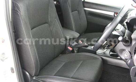 Buy New Toyota Hilux White Car in Beitbridge in Matabeleland South Buy New Toyota Hilux White Car in Beitbridge in Matabeleland South