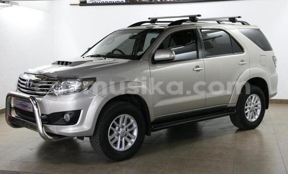 Acheter Occasion Voiture Toyota Fortuner Blanc à Beitbridge, Matabeleland South Acheter Occasion Voiture Toyota Fortuner Blanc à Beitbridge, Matabeleland South