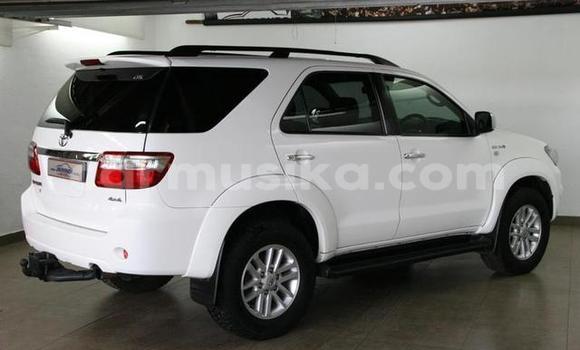 Buy Used Toyota Fortuner White Car in Beitbridge in Matabeleland South Buy Used Toyota Fortuner White Car in Beitbridge in Matabeleland South