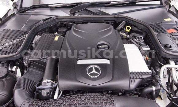 Acheter Occasion Voiture Mercedes‒Benz C-klasse Blanc à Beitbridge, Matabeleland South Acheter Occasion Voiture Mercedes‒Benz C-klasse Blanc à Beitbridge, Matabeleland South