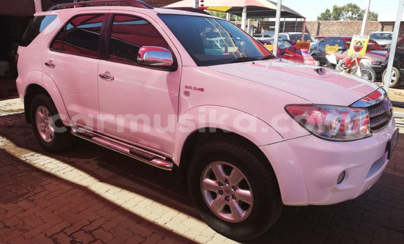Acheter Occasion Voiture Toyota Fortuner Blanc à Beitbridge, Matabeleland South Acheter Occasion Voiture Toyota Fortuner Blanc à Beitbridge, Matabeleland South
