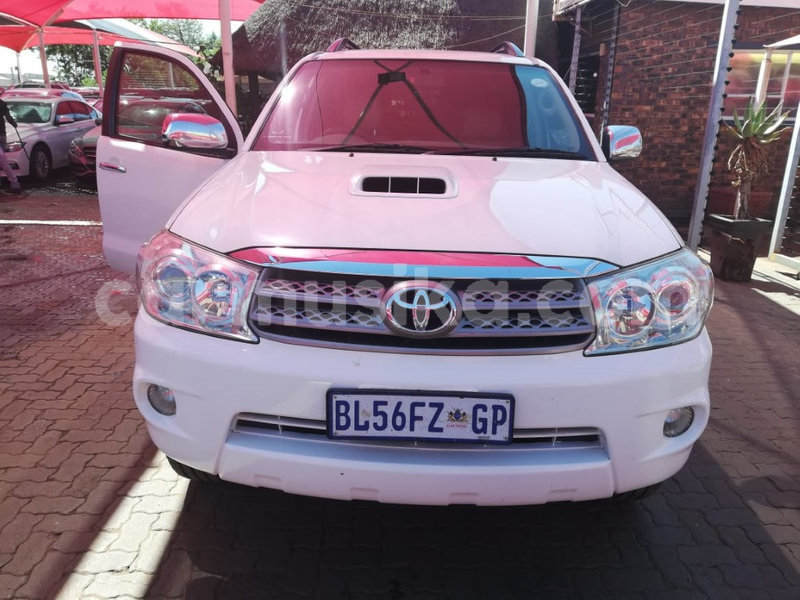 Big with watermark toyota fortuner matabeleland south beitbridge 10039