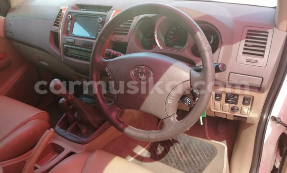 Acheter Occasion Voiture Toyota Fortuner Blanc à Beitbridge, Matabeleland South Acheter Occasion Voiture Toyota Fortuner Blanc à Beitbridge, Matabeleland South