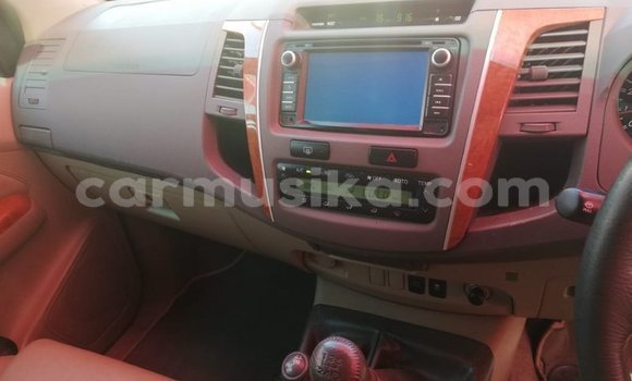 Acheter Occasion Voiture Toyota Fortuner Blanc à Beitbridge, Matabeleland South Acheter Occasion Voiture Toyota Fortuner Blanc à Beitbridge, Matabeleland South