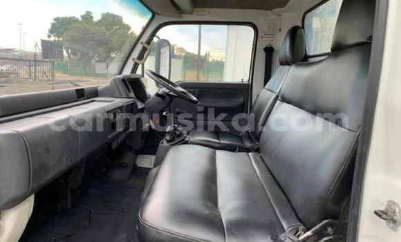 Acheter Occasion Utilitaire Nissan UD Blanc à Beitbridge, Matabeleland South Acheter Occasion Utilitaire Nissan UD Blanc à Beitbridge, Matabeleland South