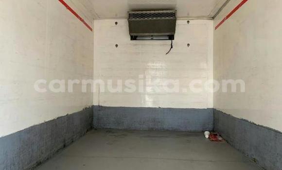 Acheter Occasion Utilitaire Nissan UD Blanc à Beitbridge, Matabeleland South Acheter Occasion Utilitaire Nissan UD Blanc à Beitbridge, Matabeleland South