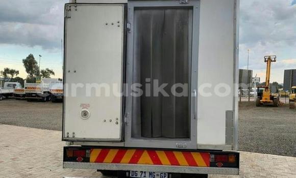 Acheter Occasion Utilitaire Nissan UD Blanc à Beitbridge, Matabeleland South Acheter Occasion Utilitaire Nissan UD Blanc à Beitbridge, Matabeleland South