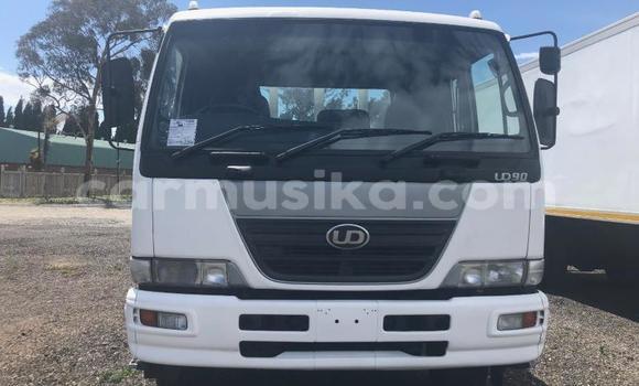 Acheter Occasion Utilitaire Nissan UD Blanc à Beitbridge, Matabeleland South Acheter Occasion Utilitaire Nissan UD Blanc à Beitbridge, Matabeleland South