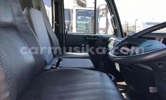 Acheter Occasion Utilitaire Nissan UD Blanc à Beitbridge, Matabeleland South Acheter Occasion Utilitaire Nissan UD Blanc à Beitbridge, Matabeleland South