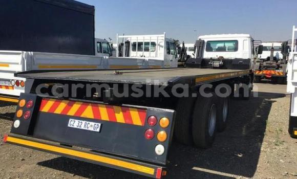 Acheter Occasion Utilitaire Nissan UD Blanc à Beitbridge, Matabeleland South Acheter Occasion Utilitaire Nissan UD Blanc à Beitbridge, Matabeleland South