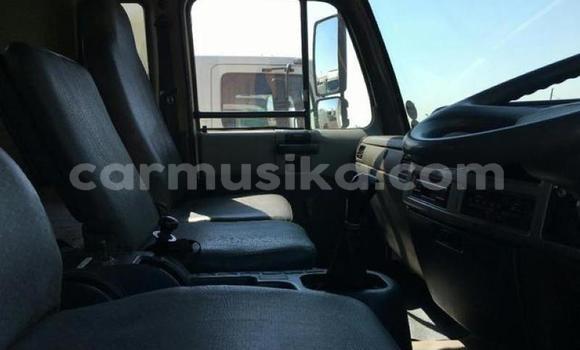 Acheter Occasion Utilitaire Nissan UD Blanc à Beitbridge, Matabeleland South Acheter Occasion Utilitaire Nissan UD Blanc à Beitbridge, Matabeleland South