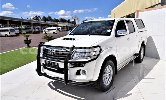 Acheter Occasion Voiture Toyota Hilux Blanc à Beitbridge, Matabeleland South Acheter Occasion Voiture Toyota Hilux Blanc à Beitbridge, Matabeleland South