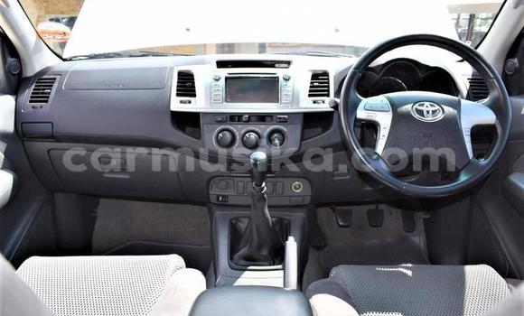 Acheter Occasion Voiture Toyota Hilux Blanc à Beitbridge, Matabeleland South Acheter Occasion Voiture Toyota Hilux Blanc à Beitbridge, Matabeleland South