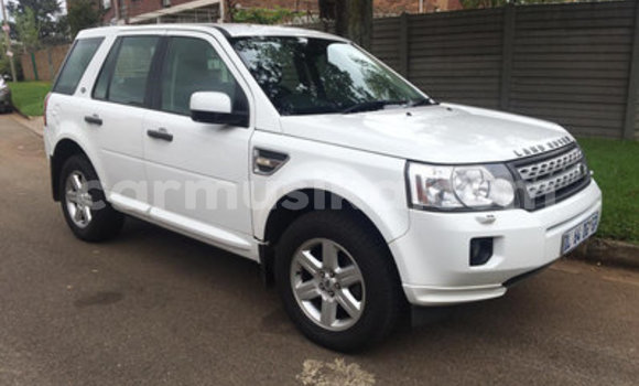 Acheter Occasion Voiture Land Rover Range Rover Blanc à Beitbridge, Matabeleland South Acheter Occasion Voiture Land Rover Range Rover Blanc à Beitbridge, Matabeleland South