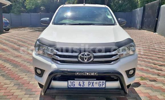 Acheter Occasion Voiture Toyota Hilux Blanc à Beitbridge, Matabeleland South Acheter Occasion Voiture Toyota Hilux Blanc à Beitbridge, Matabeleland South
