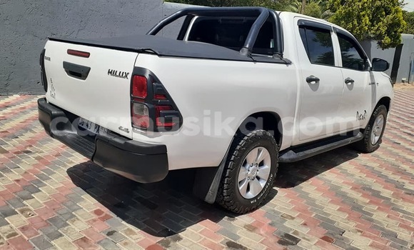 Acheter Occasion Voiture Toyota Hilux Blanc à Beitbridge, Matabeleland South Acheter Occasion Voiture Toyota Hilux Blanc à Beitbridge, Matabeleland South