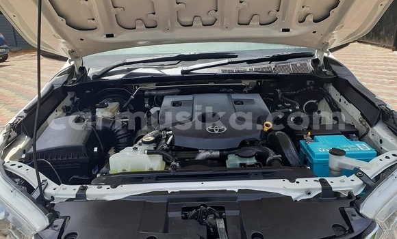 Acheter Occasion Voiture Toyota Hilux Blanc à Beitbridge, Matabeleland South Acheter Occasion Voiture Toyota Hilux Blanc à Beitbridge, Matabeleland South