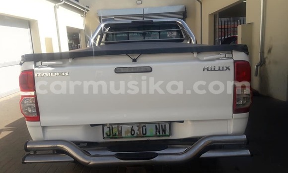 Acheter Occasion Voiture Toyota Hilux Blanc à Beitbridge, Matabeleland South Acheter Occasion Voiture Toyota Hilux Blanc à Beitbridge, Matabeleland South