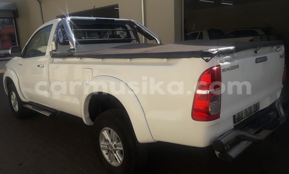 Acheter Occasion Voiture Toyota Hilux Blanc à Beitbridge, Matabeleland South Acheter Occasion Voiture Toyota Hilux Blanc à Beitbridge, Matabeleland South