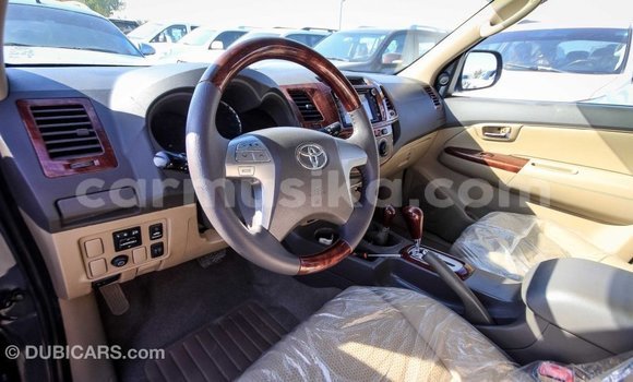 Acheter Import Voiture Toyota Fortuner Autre à Import - Dubai, Harare Acheter Import Voiture Toyota Fortuner Autre à Import - Dubai, Harare