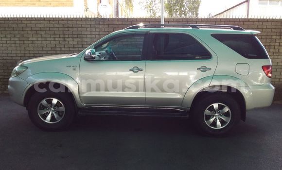 Acheter Occasion Voiture Toyota Fortuner Gris à Beitbridge, Matabeleland South Acheter Occasion Voiture Toyota Fortuner Gris à Beitbridge, Matabeleland South