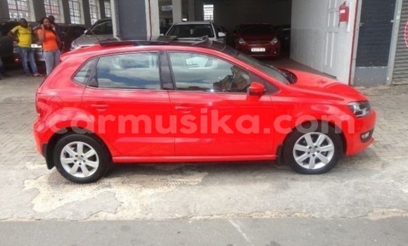 Nunua Ilio tumika Volkswagen Polo Nyekundu Gari ndani ya Beitbridge nchini Matabeleland Kusini Nunua Ilio tumika Volkswagen Polo Nyekundu Gari ndani ya Beitbridge nchini Matabeleland Kusini