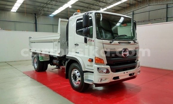 Buy Used Hino Ranger White Truck in Beitbridge in Matabeleland South Buy Used Hino Ranger White Truck in Beitbridge in Matabeleland South