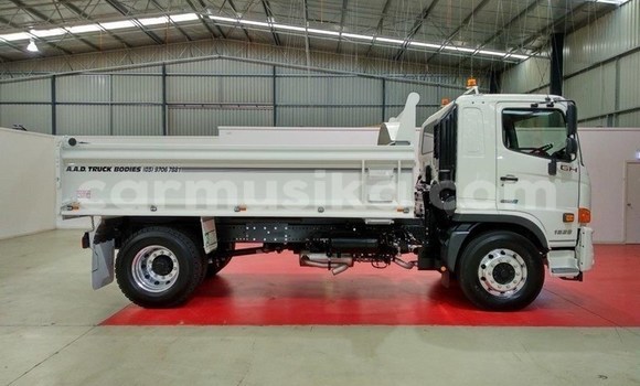 Buy Used Hino Ranger White Truck in Beitbridge in Matabeleland South Buy Used Hino Ranger White Truck in Beitbridge in Matabeleland South