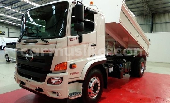 Buy Used Hino Ranger White Truck in Beitbridge in Matabeleland South Buy Used Hino Ranger White Truck in Beitbridge in Matabeleland South