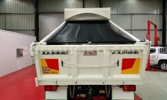 Buy Used Hino Ranger White Truck in Beitbridge in Matabeleland South Buy Used Hino Ranger White Truck in Beitbridge in Matabeleland South