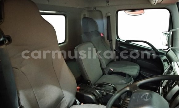 Buy Used Hino Ranger White Truck in Beitbridge in Matabeleland South Buy Used Hino Ranger White Truck in Beitbridge in Matabeleland South