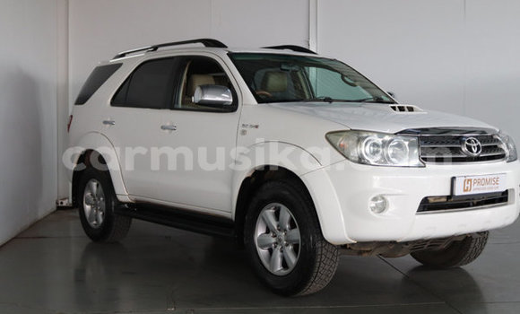 Buy Used Toyota Fortuner White Car in Beitbridge in Matabeleland South Buy Used Toyota Fortuner White Car in Beitbridge in Matabeleland South
