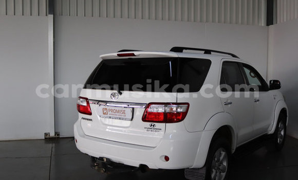 Buy Used Toyota Fortuner White Car in Beitbridge in Matabeleland South Buy Used Toyota Fortuner White Car in Beitbridge in Matabeleland South