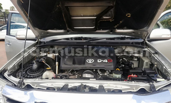 Nunua Ilio tumika Toyota Fortuner Fedha Gari ndani ya Beitbridge nchini Matabeleland Kusini Nunua Ilio tumika Toyota Fortuner Fedha Gari ndani ya Beitbridge nchini Matabeleland Kusini