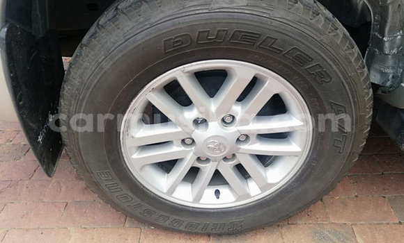 Nunua Ilio tumika Toyota Fortuner Fedha Gari ndani ya Beitbridge nchini Matabeleland Kusini Nunua Ilio tumika Toyota Fortuner Fedha Gari ndani ya Beitbridge nchini Matabeleland Kusini