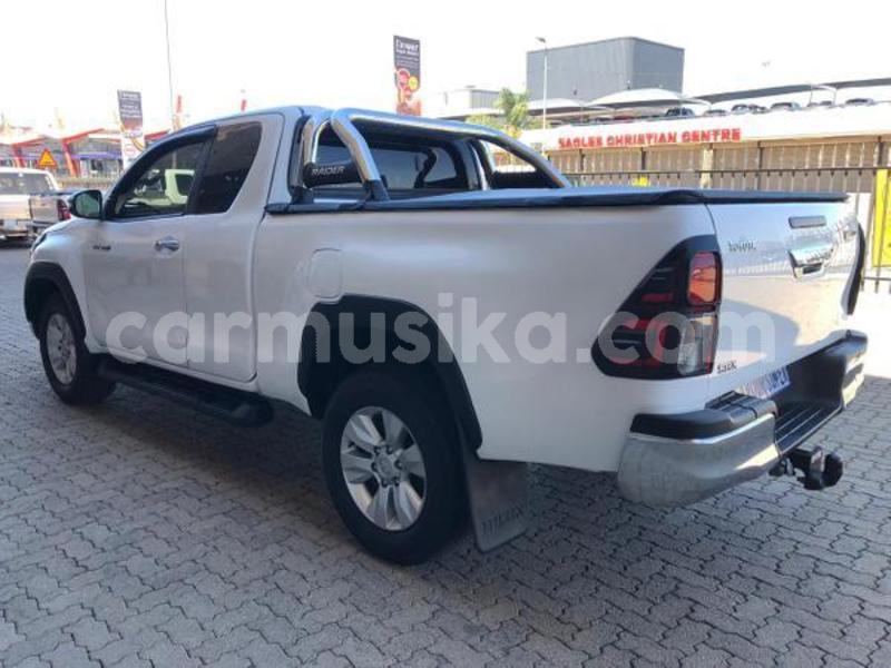 Big with watermark toyota hilux matabeleland south beitbridge 10082