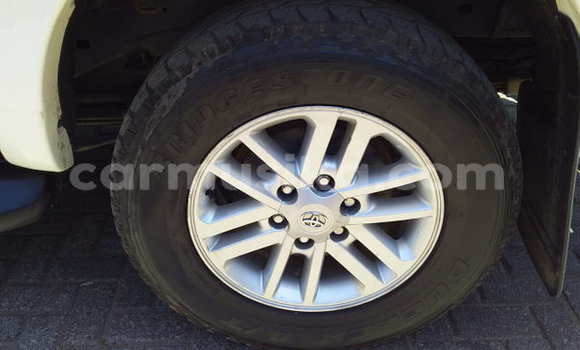 Acheter Occasion Voiture Toyota Hilux Blanc à Beitbridge, Matabeleland South Acheter Occasion Voiture Toyota Hilux Blanc à Beitbridge, Matabeleland South