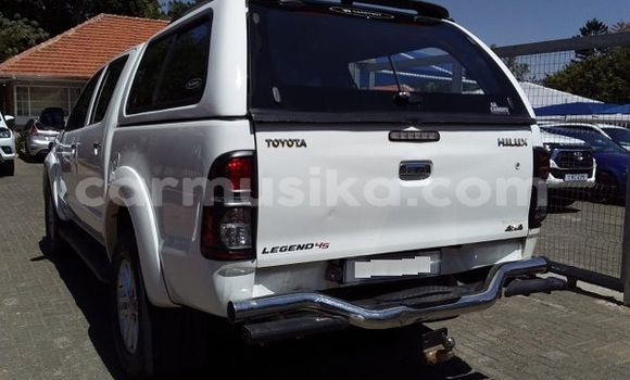 Acheter Occasion Voiture Toyota Hilux Blanc à Beitbridge, Matabeleland South Acheter Occasion Voiture Toyota Hilux Blanc à Beitbridge, Matabeleland South