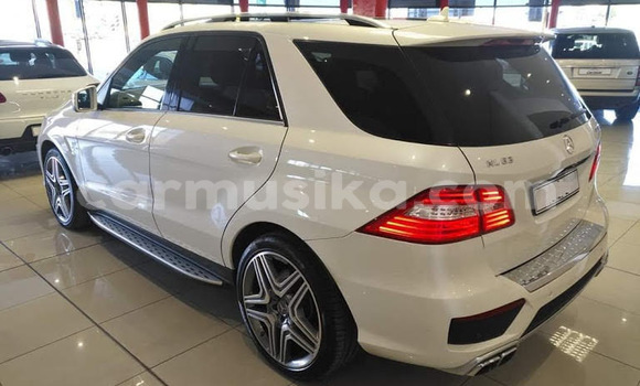 Acheter Occasion Voiture Mercedes‒Benz AMG GLC Blanc à Beitbridge, Matabeleland South Acheter Occasion Voiture Mercedes‒Benz AMG GLC Blanc à Beitbridge, Matabeleland South