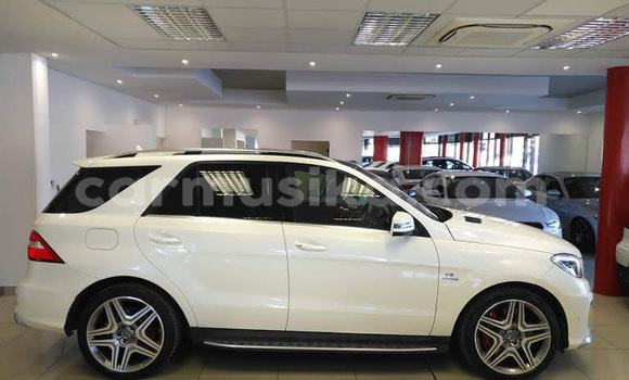Acheter Occasion Voiture Mercedes‒Benz AMG GLC Blanc à Beitbridge, Matabeleland South Acheter Occasion Voiture Mercedes‒Benz AMG GLC Blanc à Beitbridge, Matabeleland South