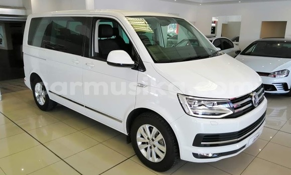 Acheter Occasion Voiture Volkswagen Caravelle Blanc à Beitbridge, Matabeleland South Acheter Occasion Voiture Volkswagen Caravelle Blanc à Beitbridge, Matabeleland South