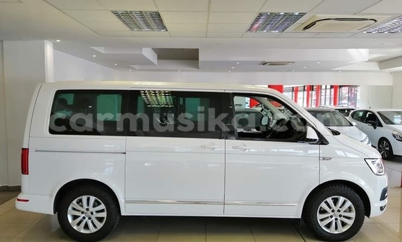 Acheter Occasion Voiture Volkswagen Caravelle Blanc à Beitbridge, Matabeleland South Acheter Occasion Voiture Volkswagen Caravelle Blanc à Beitbridge, Matabeleland South