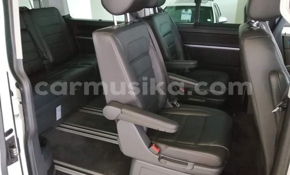 Acheter Occasion Voiture Volkswagen Caravelle Blanc à Beitbridge, Matabeleland South Acheter Occasion Voiture Volkswagen Caravelle Blanc à Beitbridge, Matabeleland South